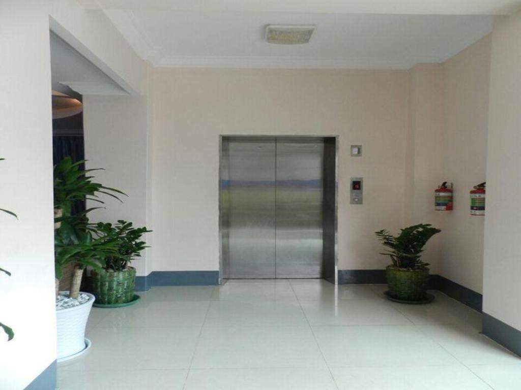 Real Link Hotel Rangoon Buitenkant foto