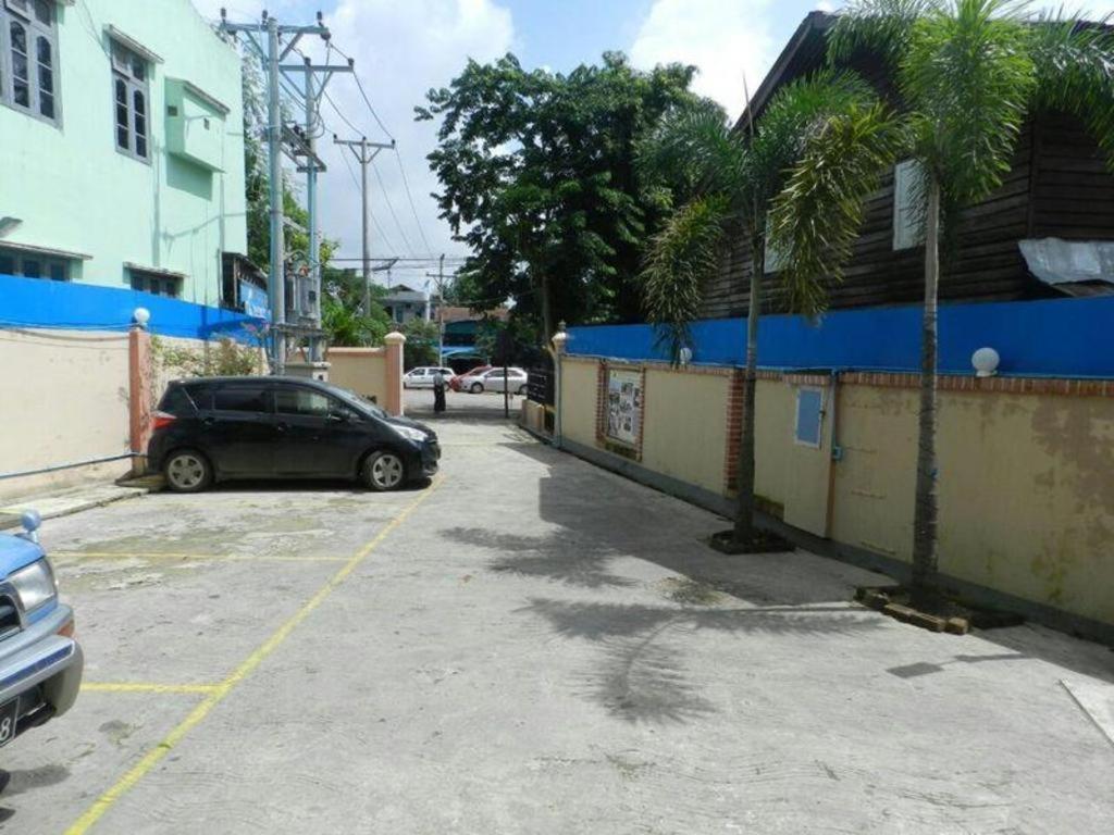Real Link Hotel Rangoon Buitenkant foto
