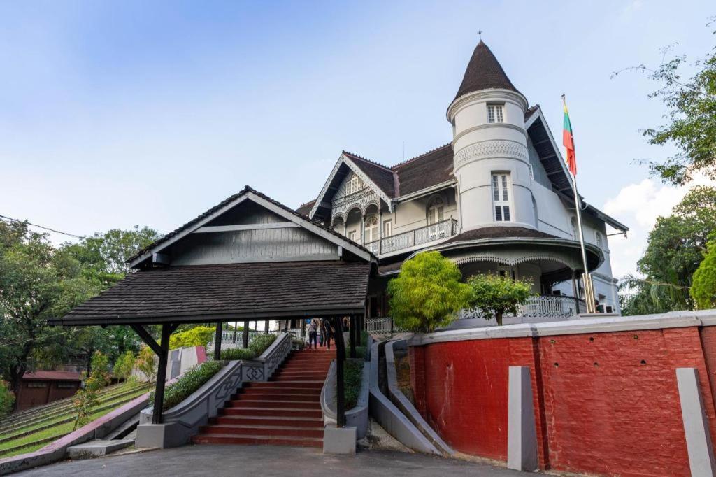 Real Link Hotel Rangoon Buitenkant foto