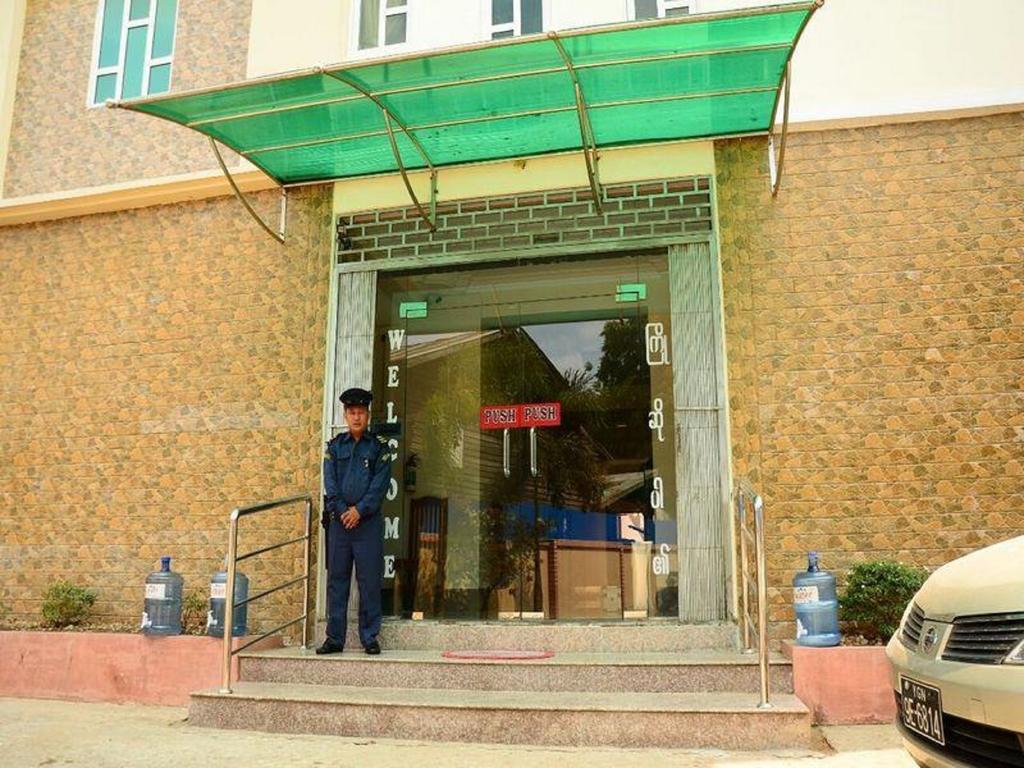 Real Link Hotel Rangoon Buitenkant foto